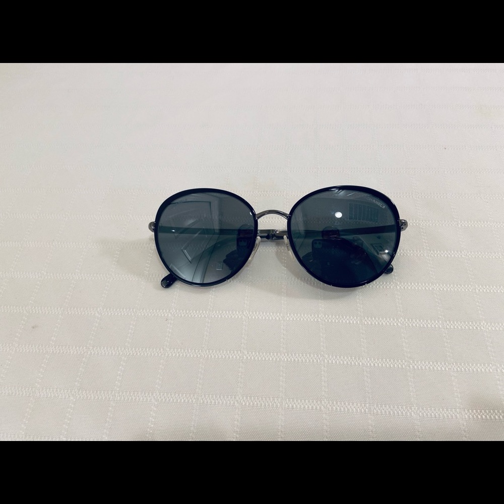 🖤$550. CHANEL Black Rounded Classic! Never out of style? A true Celeb Favorite! - Picture 11 of 14